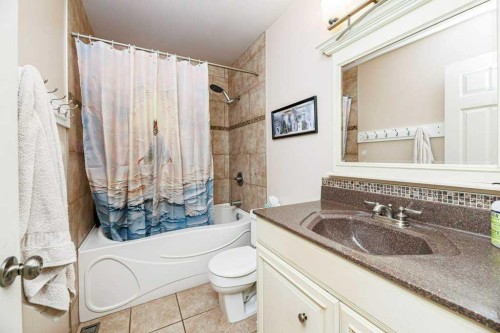 65 Hart Crescent South, Red Deer, AB - Indoor Photo Showing Bathroom