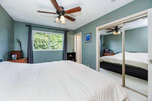 65 Hart Crescent South, Red Deer, AB - Indoor Photo Showing Bedroom