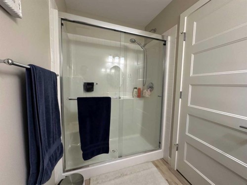 95 Golden Crescent, Red Deer, AB - Indoor Photo Showing Bathroom