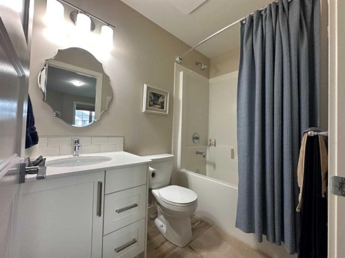 95 Golden Crescent, Red Deer, AB - Indoor Photo Showing Bathroom