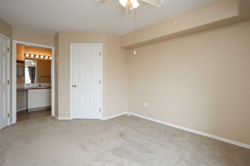 409-6118 53 Avenue, Red Deer, AB - Indoor Photo Showing Other Room