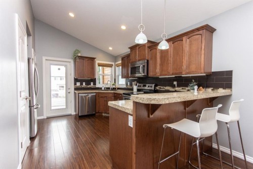 52 Almond Crescent, Blackfalds, AB - Indoor Photo Showing Kitchen
