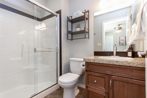 52 Almond Crescent, Blackfalds, AB - Indoor Photo Showing Bathroom