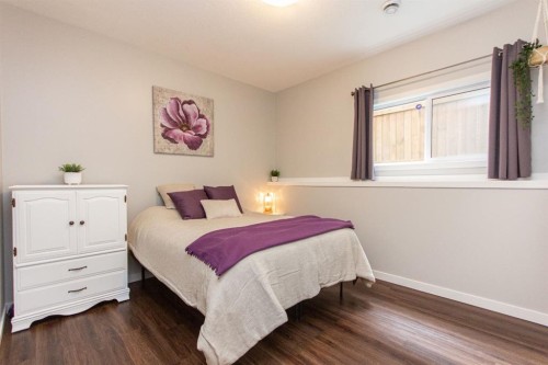 52 Almond Crescent, Blackfalds, AB - Indoor Photo Showing Bedroom