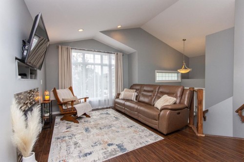 52 Almond Crescent, Blackfalds, AB - Indoor Photo Showing Living Room
