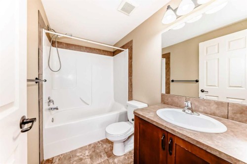 206-69 Ironstone Drive, Red Deer, AB - Indoor Photo Showing Bathroom