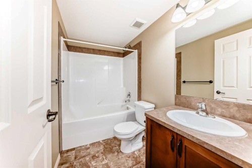 206-69 Ironstone Drive, Red Deer, AB - Indoor Photo Showing Bathroom