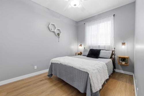 362 Webster Drive, Red Deer, AB - Indoor Photo Showing Bedroom