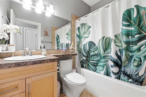 362 Webster Drive, Red Deer, AB - Indoor Photo Showing Bathroom