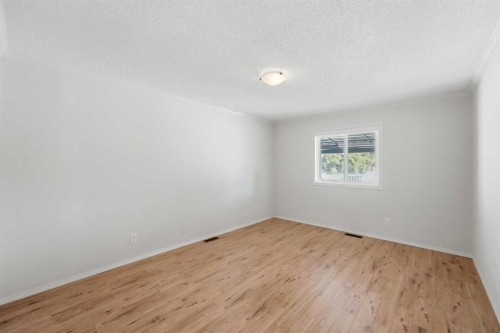 4591 Eastview Crescent, Rimbey, AB - Indoor Photo Showing Other Room
