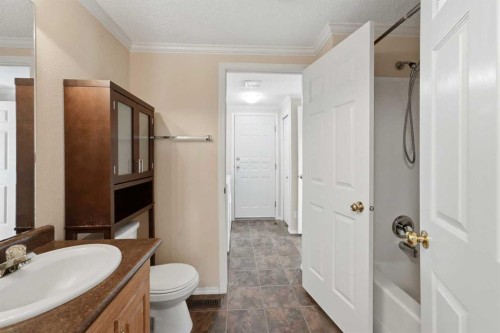4591 Eastview Crescent, Rimbey, AB - Indoor Photo Showing Bathroom
