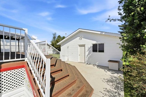 4591 Eastview Crescent, Rimbey, AB - Outdoor With Exterior