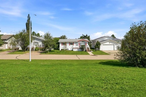 4591 Eastview Crescent, Rimbey, AB - Outdoor