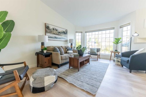73 Ogilvie Close, Red Deer, AB - Indoor Photo Showing Living Room