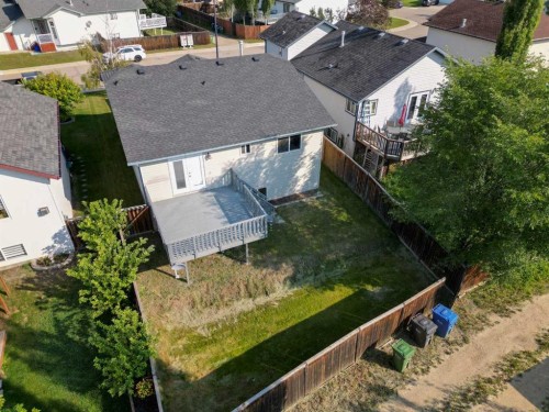 73 Ogilvie Close, Red Deer, AB - Outdoor