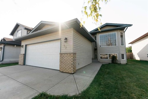 73 Ogilvie Close, Red Deer, AB - Outdoor