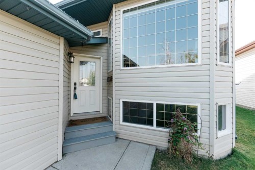 73 Ogilvie Close, Red Deer, AB - Outdoor With Exterior