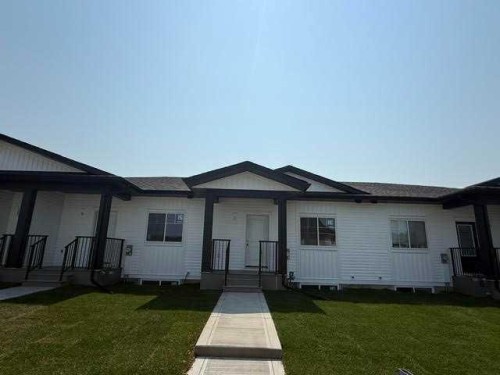 7 Gray Close, Sylvan Lake, AB - Outdoor