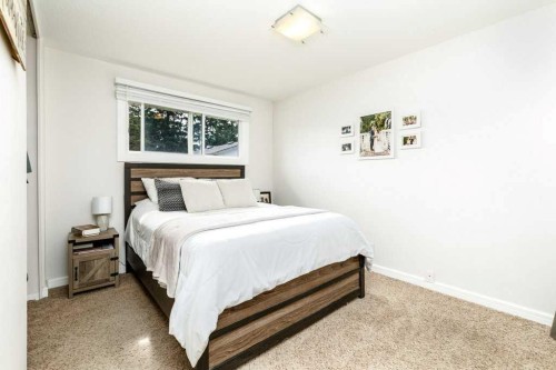 10 Odstone Green, Red Deer, AB - Indoor Photo Showing Bedroom
