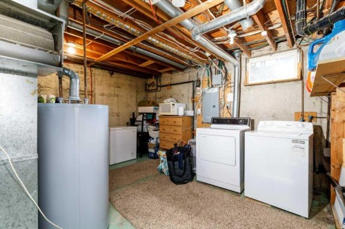 10 Odstone Green, Red Deer, AB - Indoor Photo Showing Laundry Room