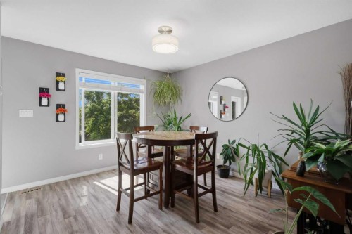 9 Hampton Crescent, Sylvan Lake, AB - Indoor Photo Showing Dining Room