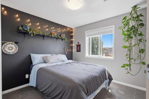 9 Hampton Crescent, Sylvan Lake, AB - Indoor Photo Showing Bedroom