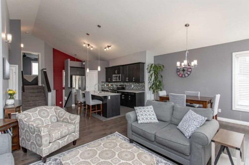 51 Emily Crescent, Lacombe, AB - Indoor Photo Showing Living Room