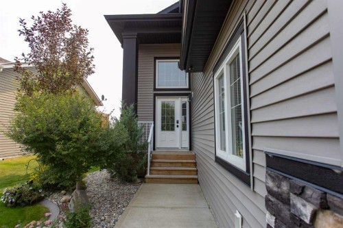 51 Emily Crescent, Lacombe, AB - Outdoor