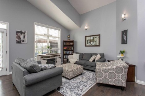 51 Emily Crescent, Lacombe, AB - Indoor Photo Showing Living Room