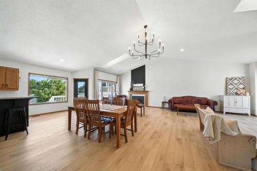 14 Denison Crescent, Red Deer, AB - Indoor Photo Showing Dining Room