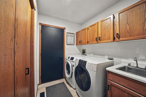 14 Denison Crescent, Red Deer, AB - Indoor Photo Showing Laundry Room