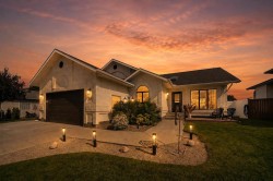 14 Denison Crescent Red Deer, AB T4R 2E9