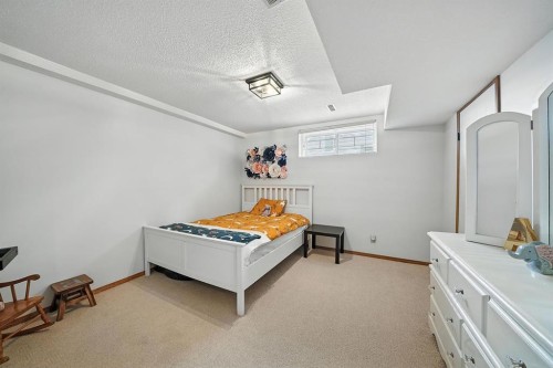 14 Denison Crescent, Red Deer, AB - Indoor Photo Showing Bedroom