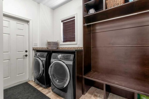 7 Rosewood Rise, Sylvan Lake, AB - Indoor Photo Showing Laundry Room