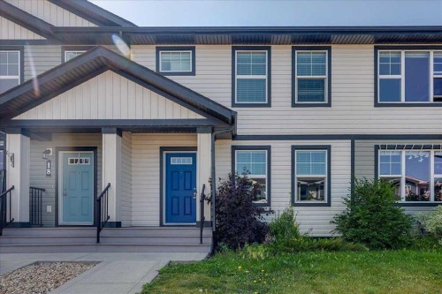 17 hawthorn Place  Sylvan Lake, AB T4S 0R8
