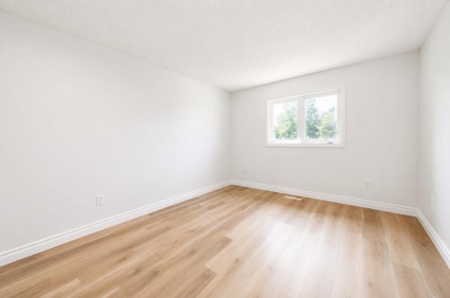 7363 59 Avenue, Red Deer, AB - Indoor Photo Showing Other Room