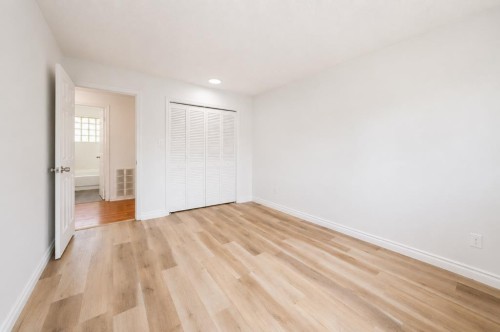 7363 59 Avenue, Red Deer, AB - Indoor Photo Showing Other Room
