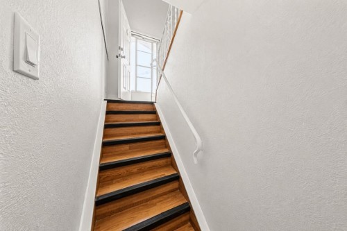 7363 59 Avenue, Red Deer, AB - Indoor Photo Showing Other Room