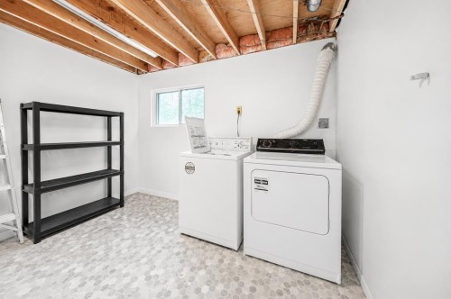 7363 59 Avenue, Red Deer, AB - Indoor Photo Showing Laundry Room
