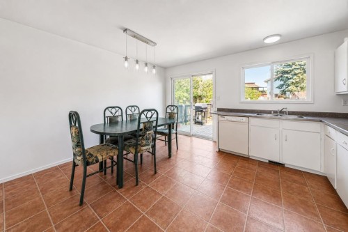 7363 59 Avenue, Red Deer, AB - Indoor