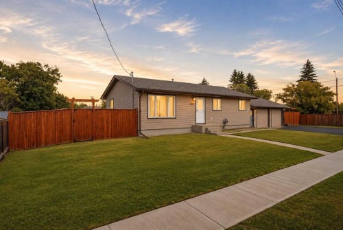 4814 Lorne Avenue, Blackfalds, AB - Outdoor
