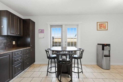 4814 Lorne Avenue, Blackfalds, AB - Indoor Photo Showing Dining Room