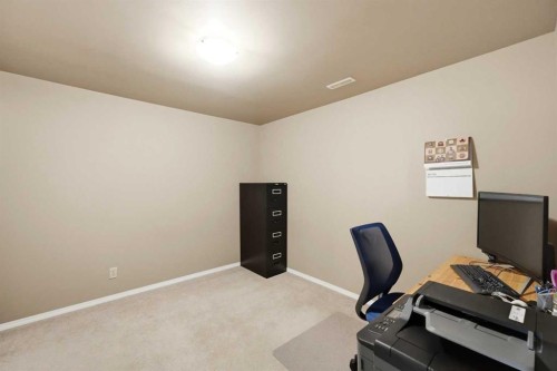 4814 Lorne Avenue, Blackfalds, AB - Indoor Photo Showing Office