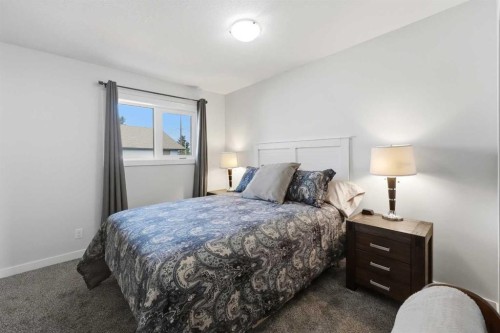 4814 Lorne Avenue, Blackfalds, AB - Indoor Photo Showing Bedroom