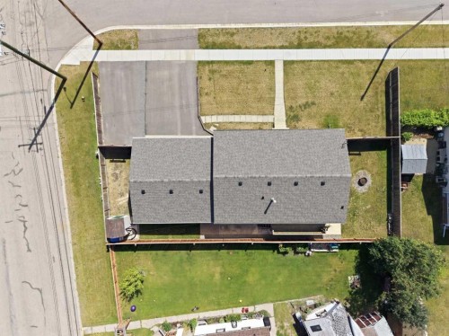 4814 Lorne Avenue, Blackfalds, AB - Outdoor