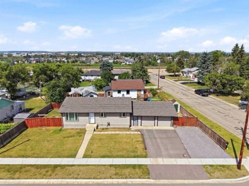 4814 Lorne Avenue, Blackfalds, AB - Outdoor
