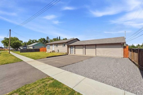 4814 Lorne Avenue, Blackfalds, AB - Outdoor