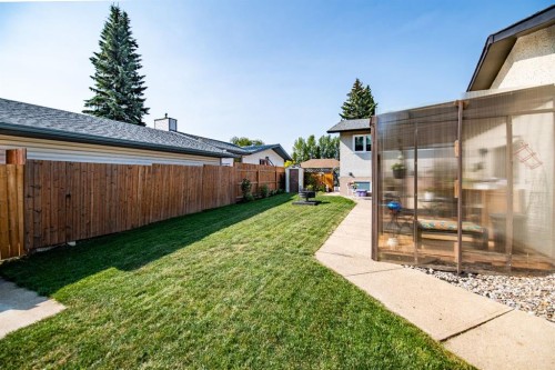 21 Malcolm Crescent, Red Deer, AB - Outdoor
