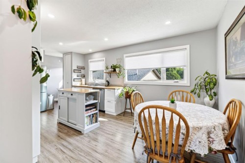 21 Malcolm Crescent, Red Deer, AB - Indoor Photo Showing Dining Room