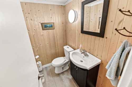 21 Malcolm Crescent, Red Deer, AB - Indoor Photo Showing Bathroom